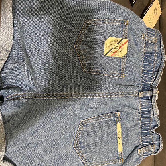 Meet your Posher, Jesenia - Picture 4 of 4